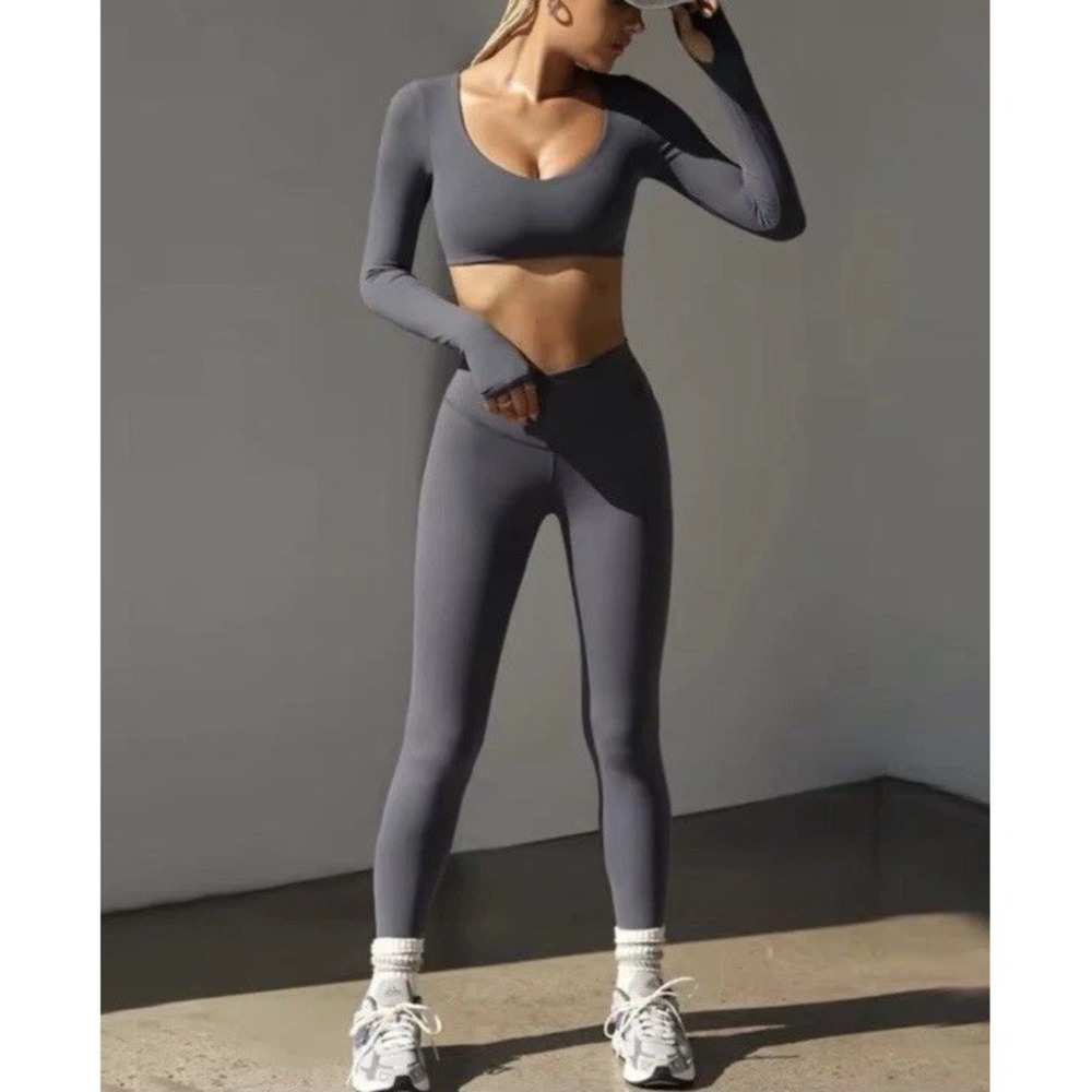 Joah Brown Long Sleeve Scoop Neck Crop Top in Charcoal Gray - Picture 3 of 3